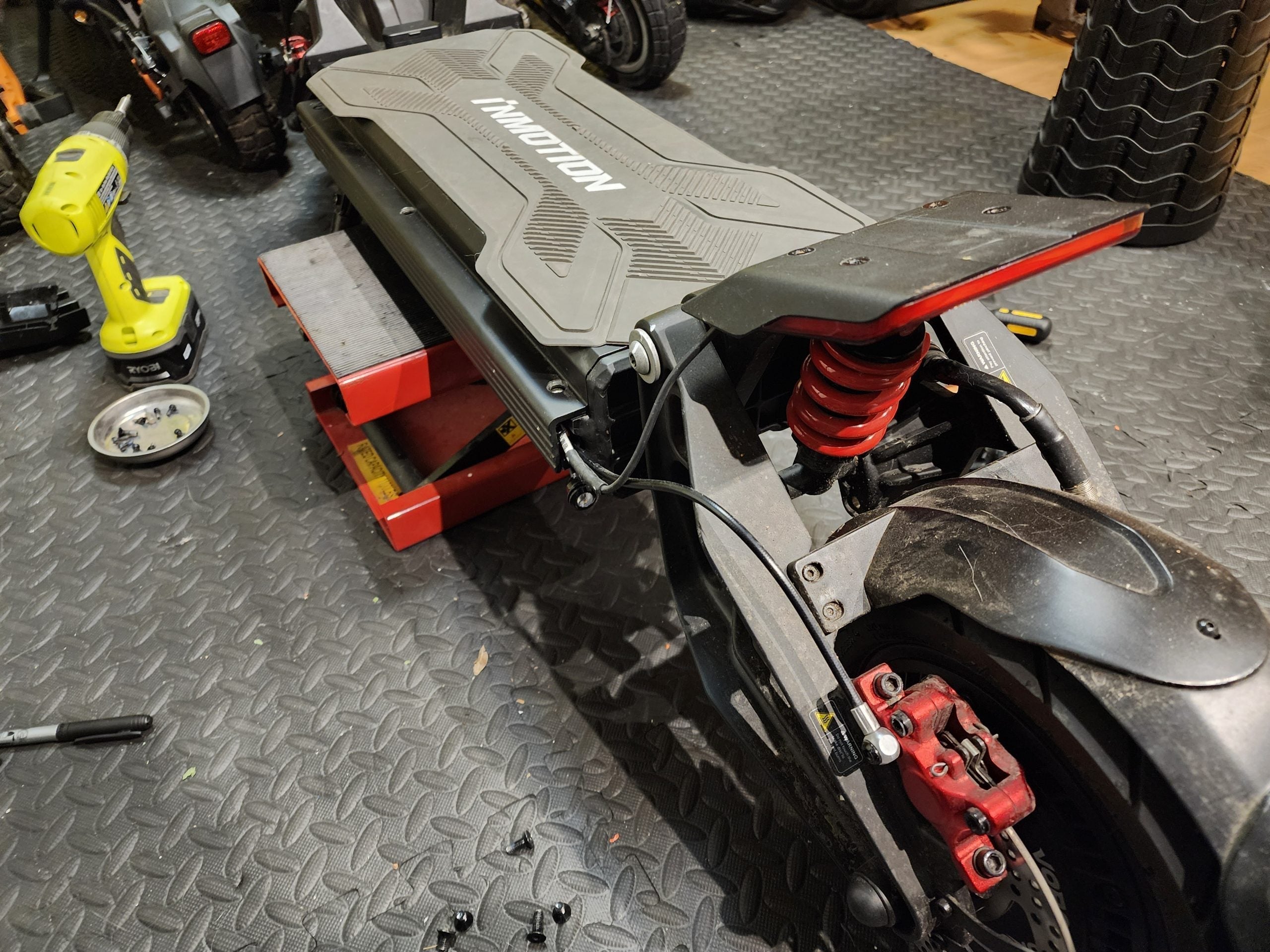 Inmotion RS Midnight Ready to Be Opened