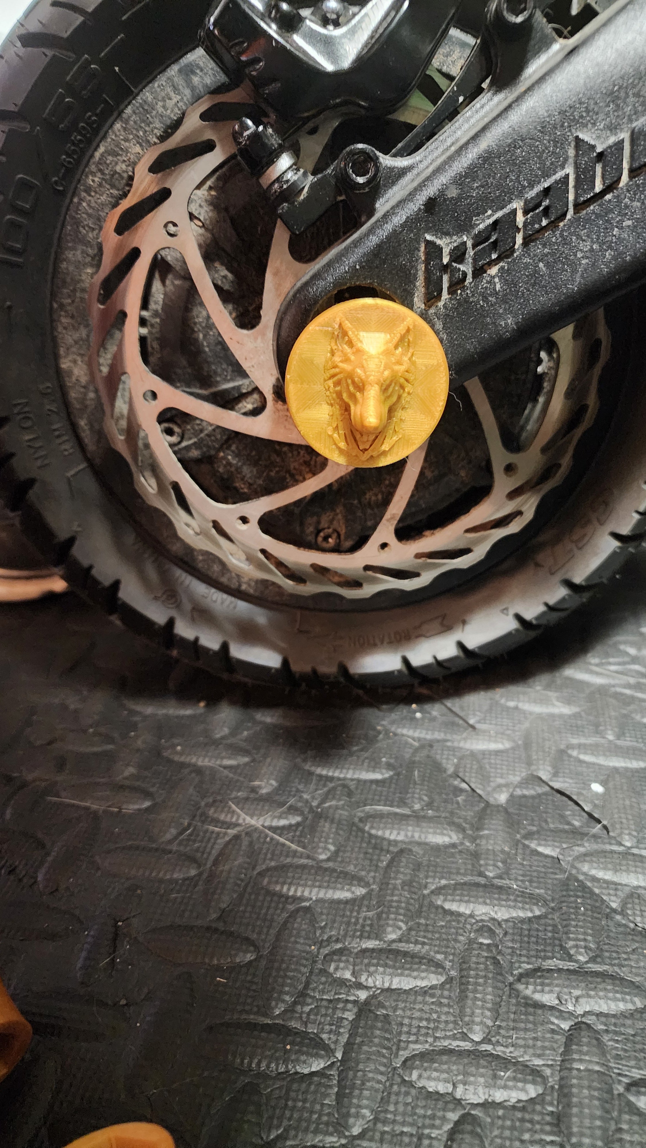 Kaabo Wolf Series 21mm Lug Nut Covers – Wolf Face Edition
