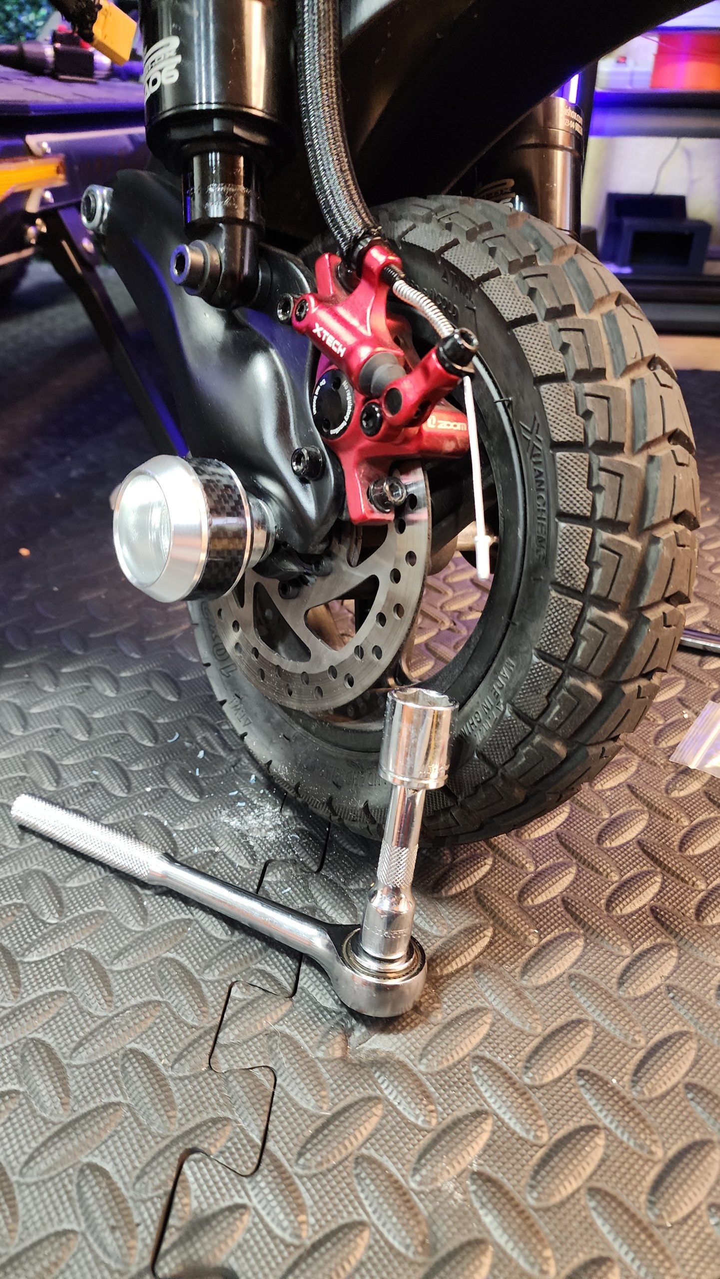 Stylish Lug Nut Covers (4 pack) image 2